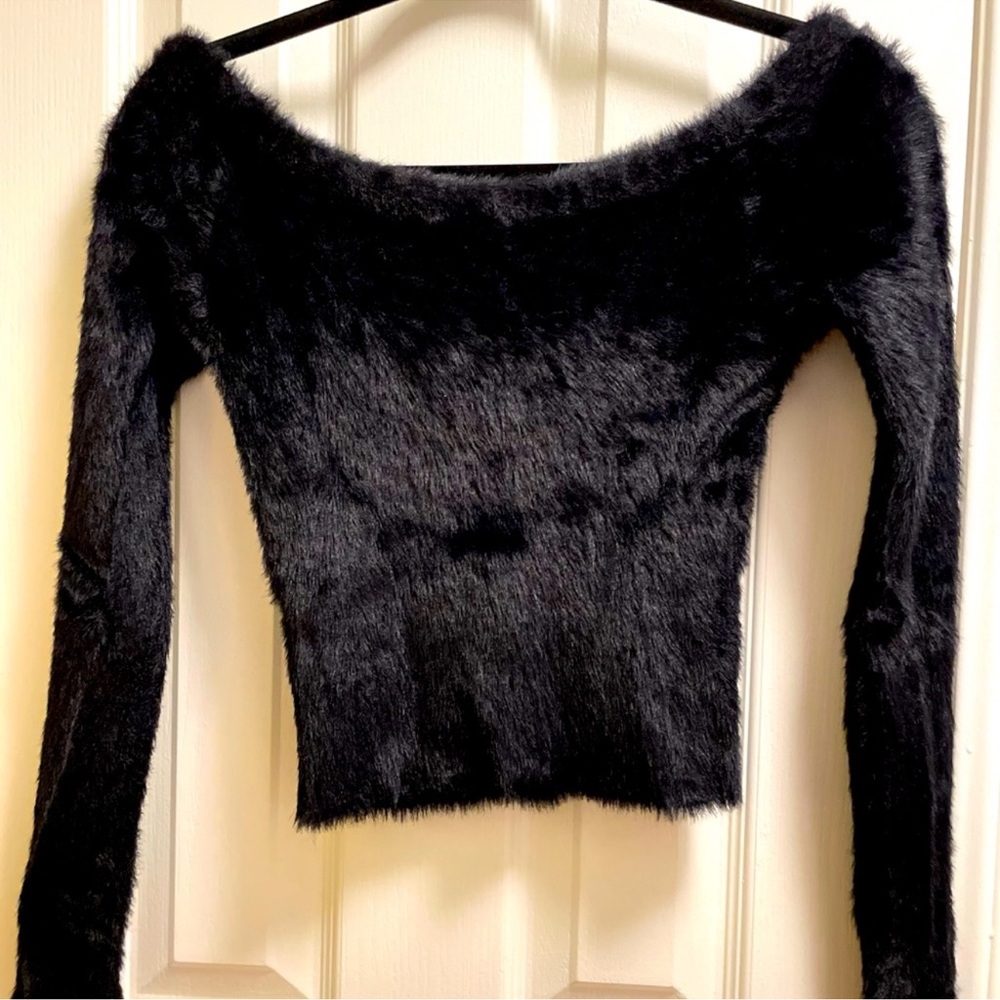 Elegant Black comfy faux fur Fuzzy long sleeve top